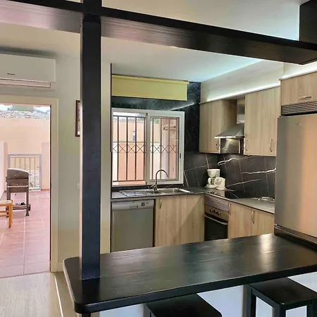 Morden House With Ocean View Pool, Air Con Dom wakacyjny Costa Adeje (Tenerife)