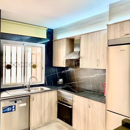 Morden House With Ocean View Pool, Air Con