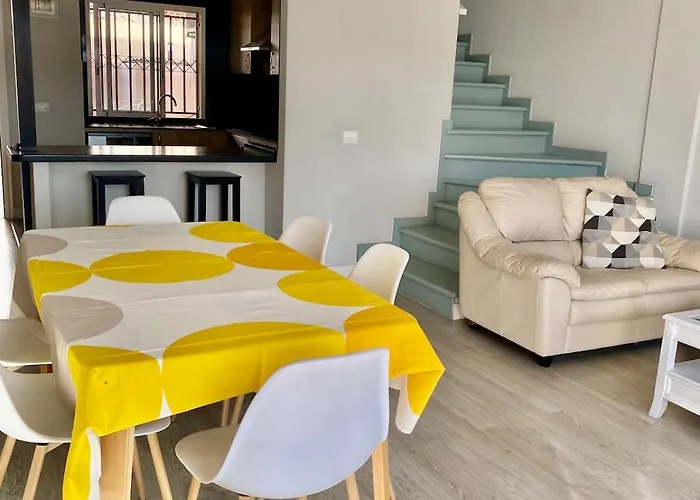 Morden House With Ocean View Pool, Air Con Ferienhaus *