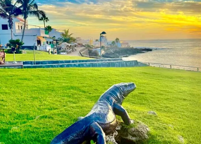 Morden House With Ocean View Pool, Air Con Ferienhaus
