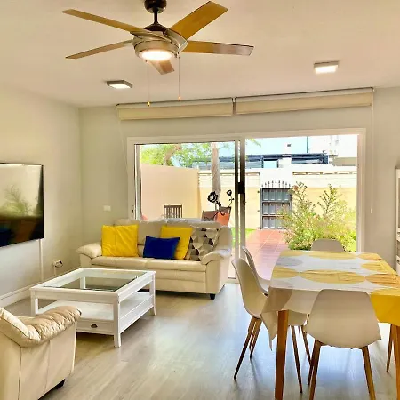 Morden House With Ocean View Pool, Air Con Vakantiehuis Costa Adeje (Tenerife)