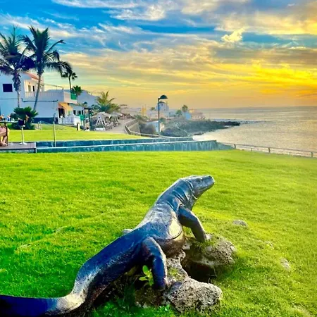 Morden House With Ocean View Pool, Air Con Feriehus