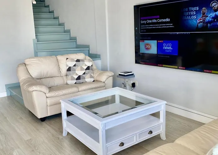 Morden House With Ocean View Pool, Air Con * Адехе