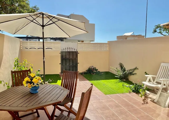 Будинок відпочинку Morden House With Ocean View Pool, Air Con